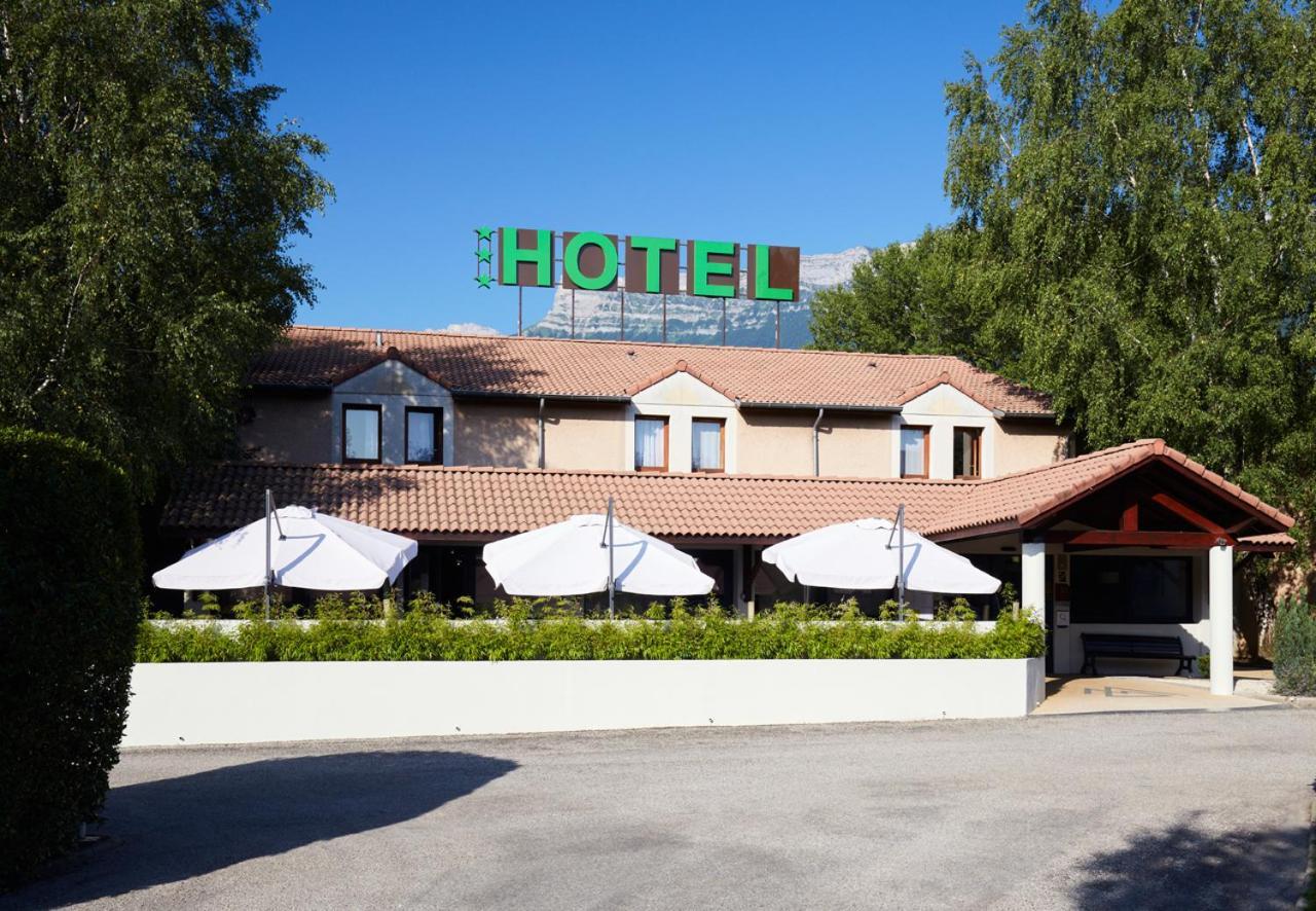 Logis Des Trois Massifs Hotel Claix  Buitenkant foto